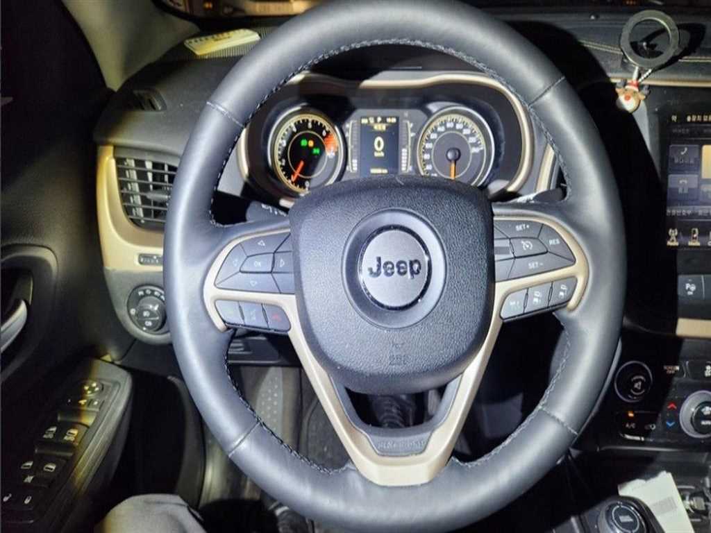 Jeep Cherokee - Vista 6