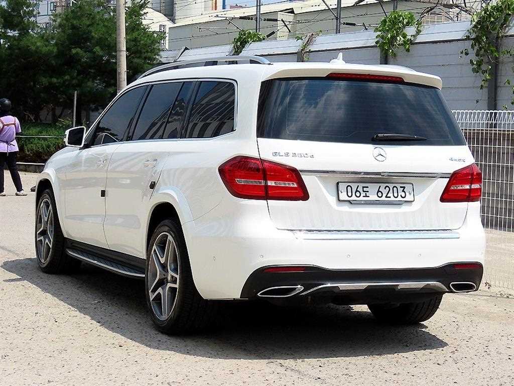 Mercedes Benz GLS Class - Vista 3