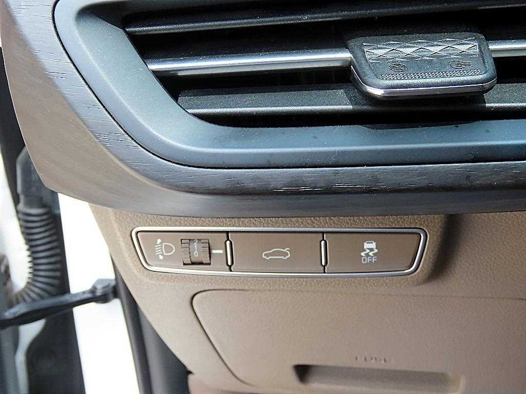 KIA K8 - Vista 12
