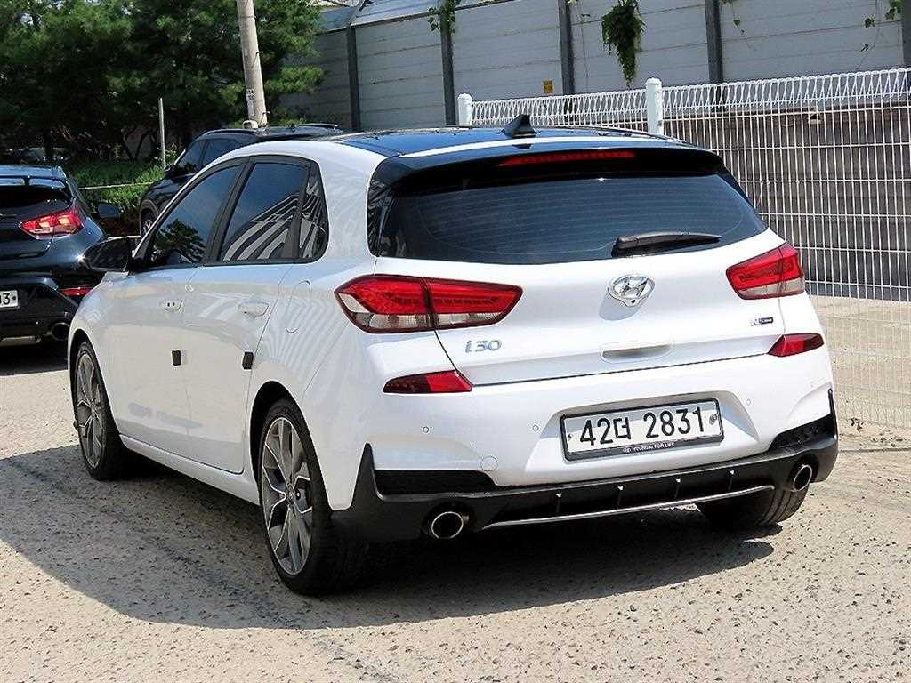 HYUNDAI i30 - Vista 3