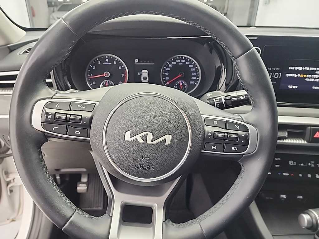 KIA K5 - Vista 9