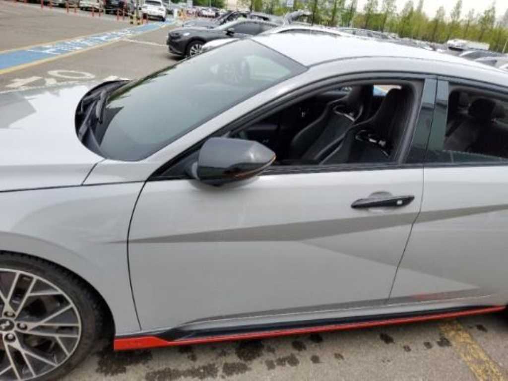 HYUNDAI Avante - Vista 3