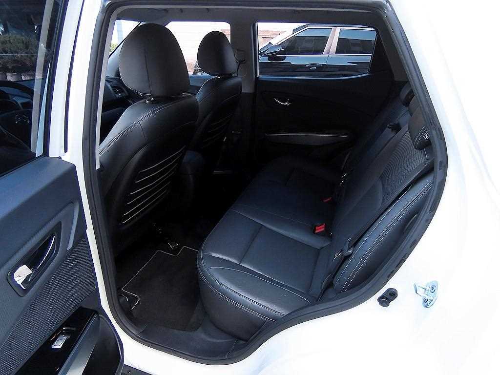 Ssangyong Tivoli - Vista 8