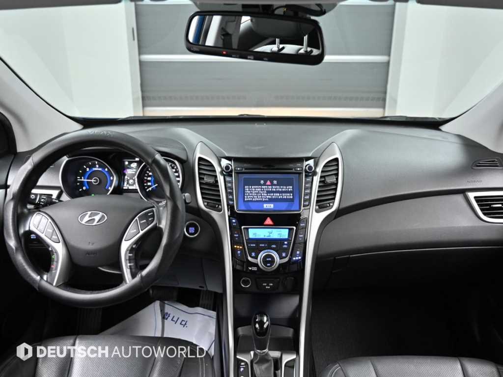 HYUNDAI i30 - Vista 7