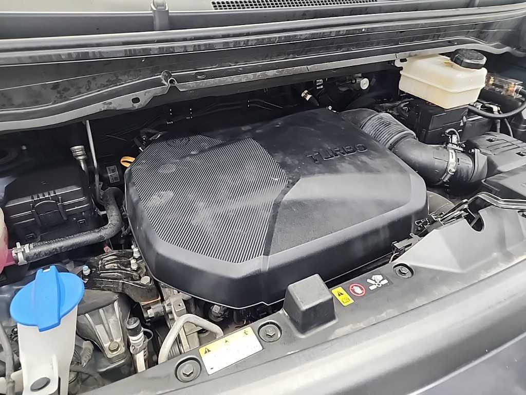 HYUNDAI Staria - Vista 5