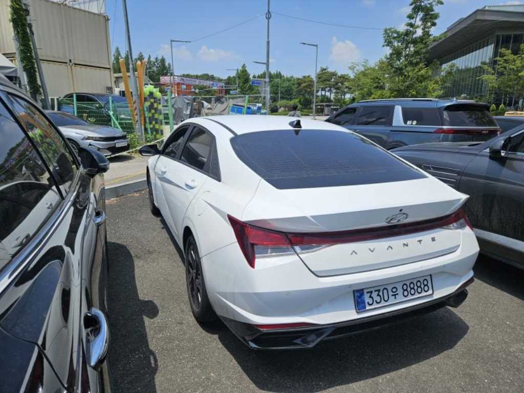 HYUNDAI Avante - Vista 4