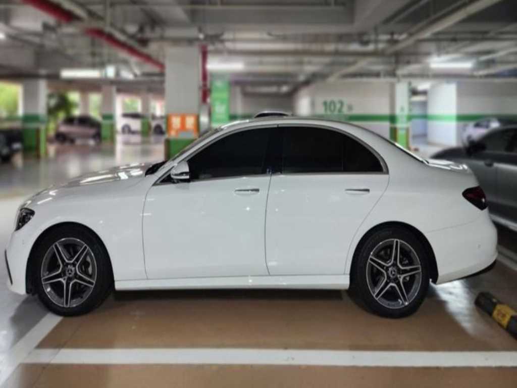 Mercedes Benz E class - Vista 5
