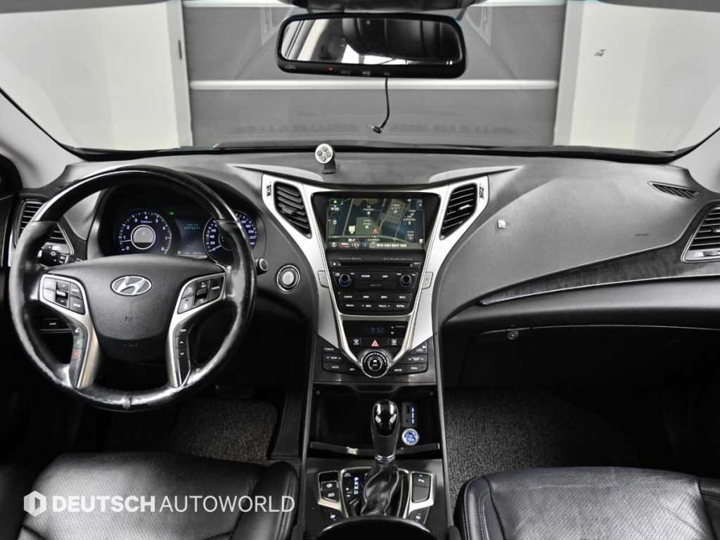 HYUNDAI Grandeur - Vista 7