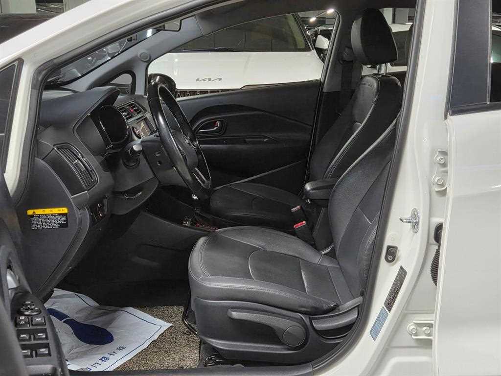 KIA Pride - Vista 10