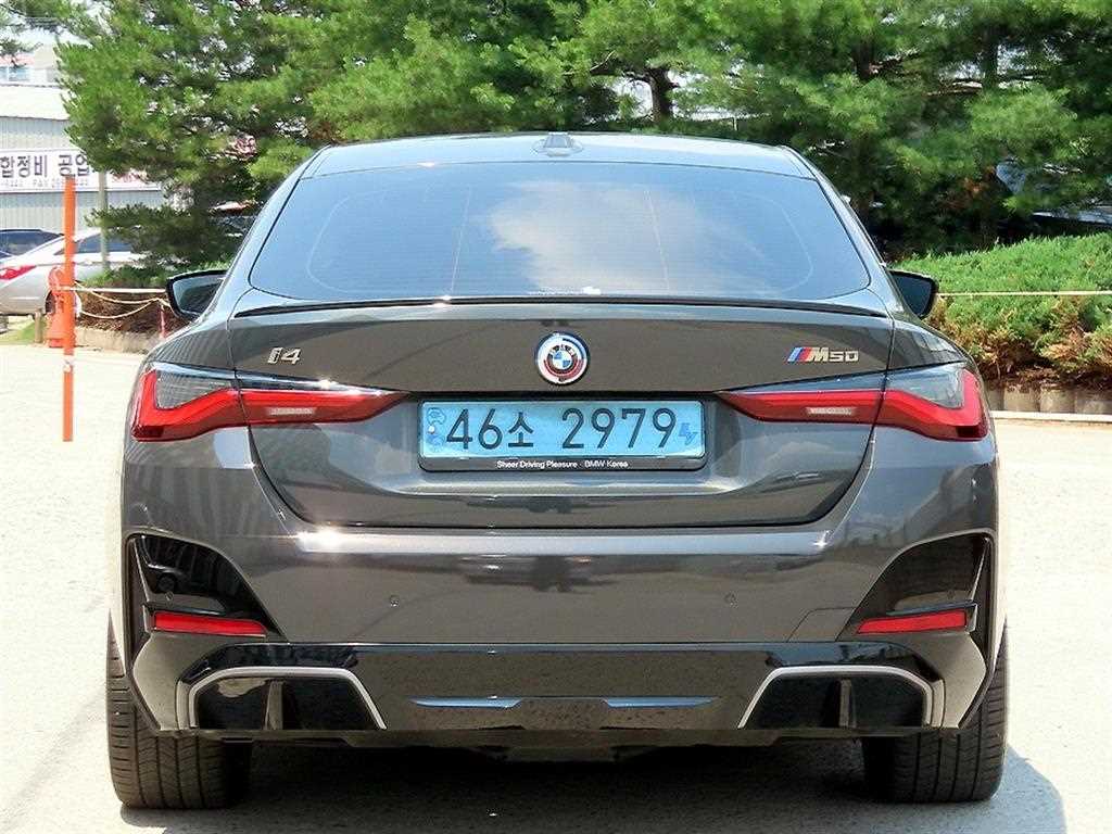 BMW i4 - Vista 5