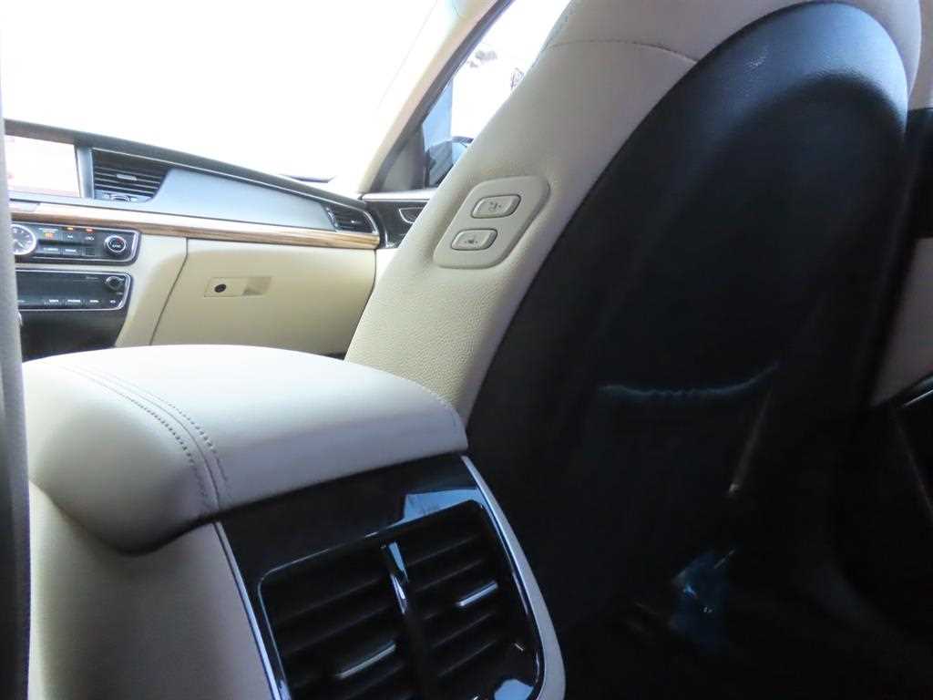 KIA K7 - Vista 8