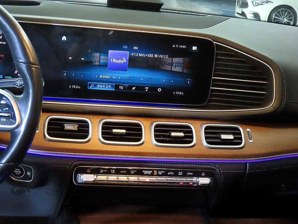 Mercedes Benz GLE Class - Vista 11