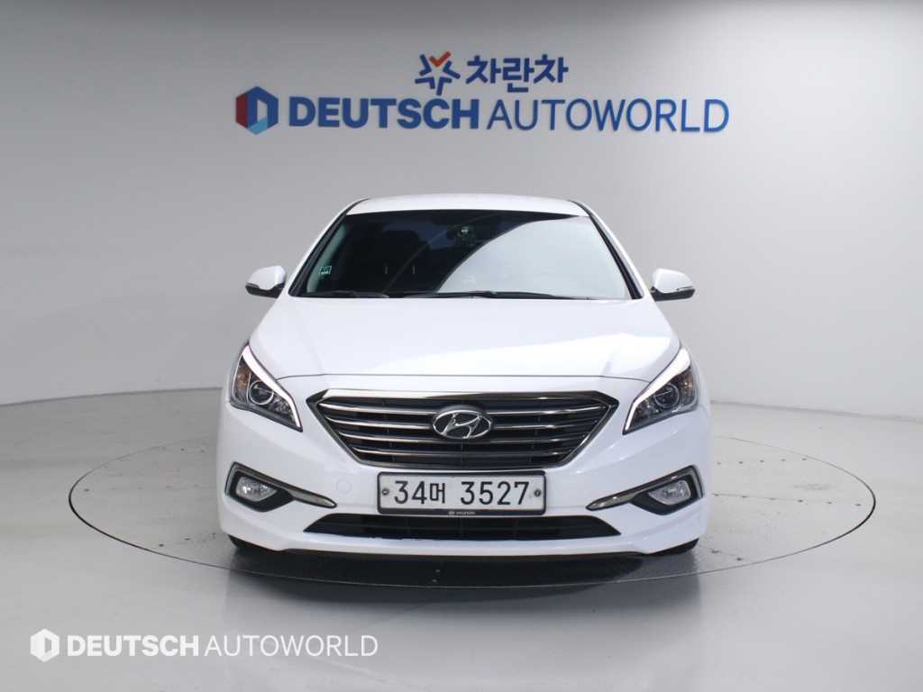 HYUNDAI Sonata - Vista 3
