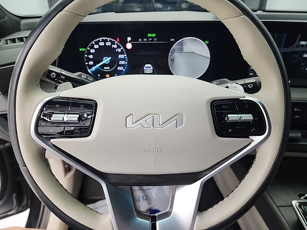 KIA K8 - Vista 10