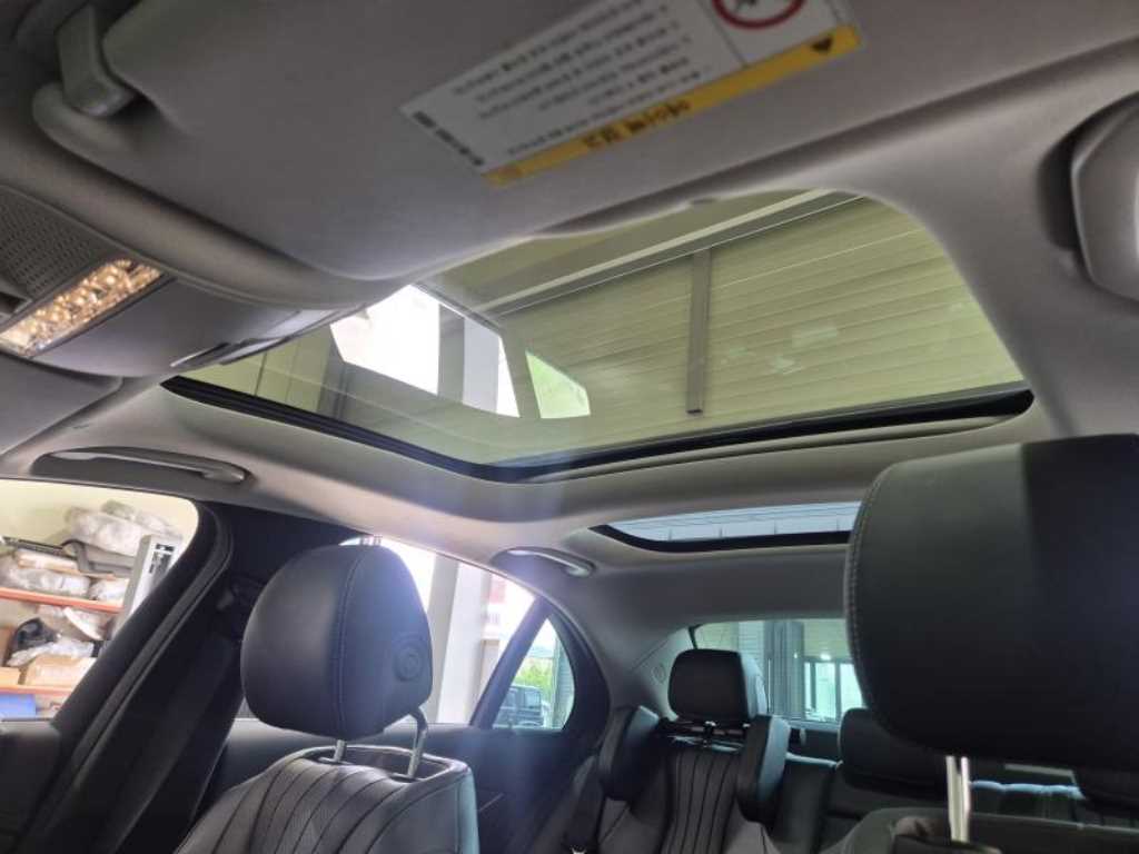 Mercedes Benz E class - Vista 10