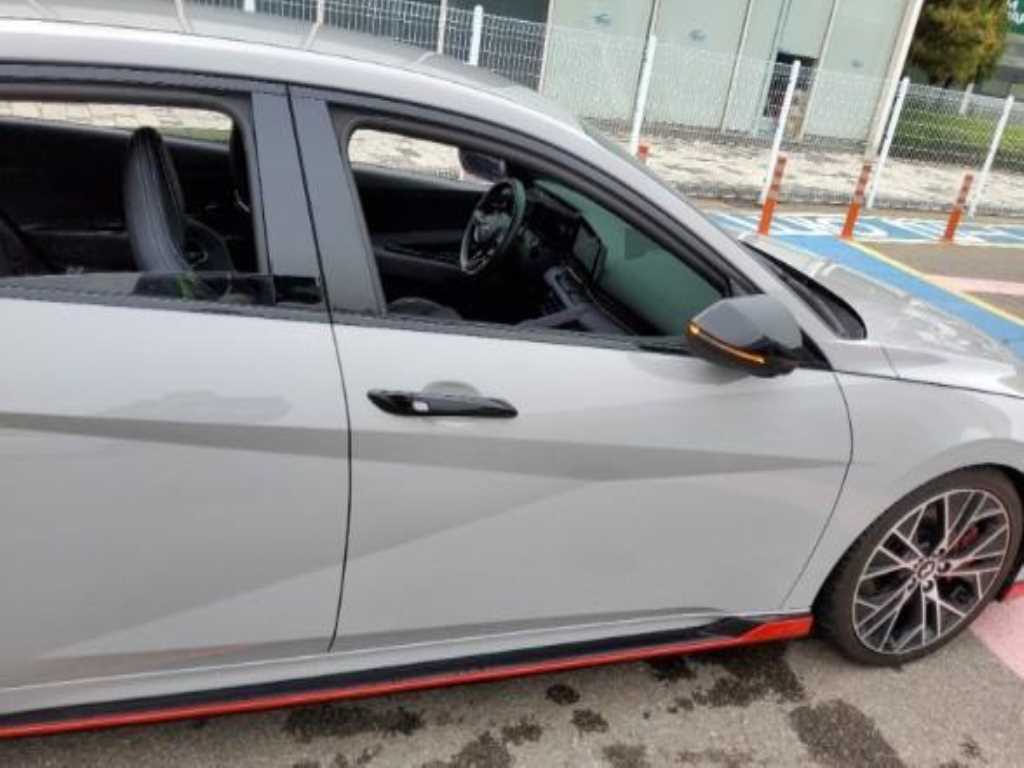 HYUNDAI Avante - Vista 11