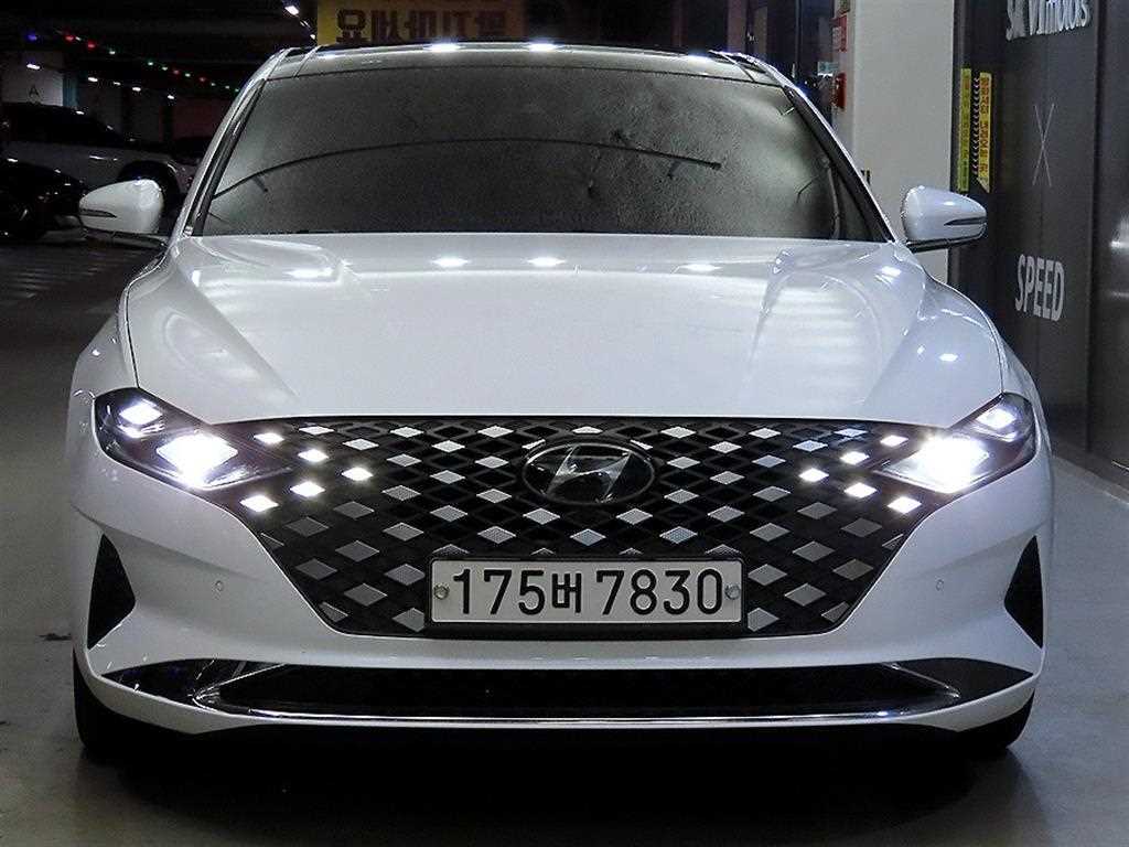 HYUNDAI Grandeur - Vista 2