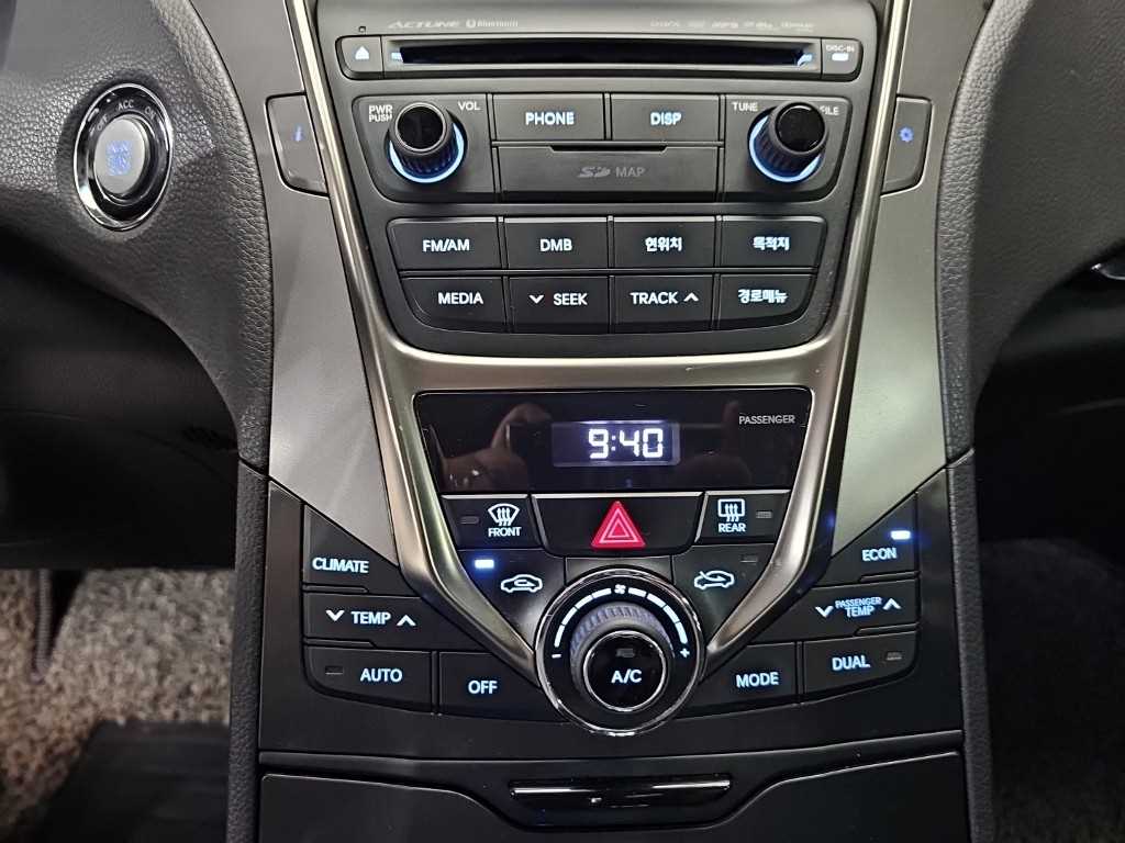 HYUNDAI Grandeur - Vista 10
