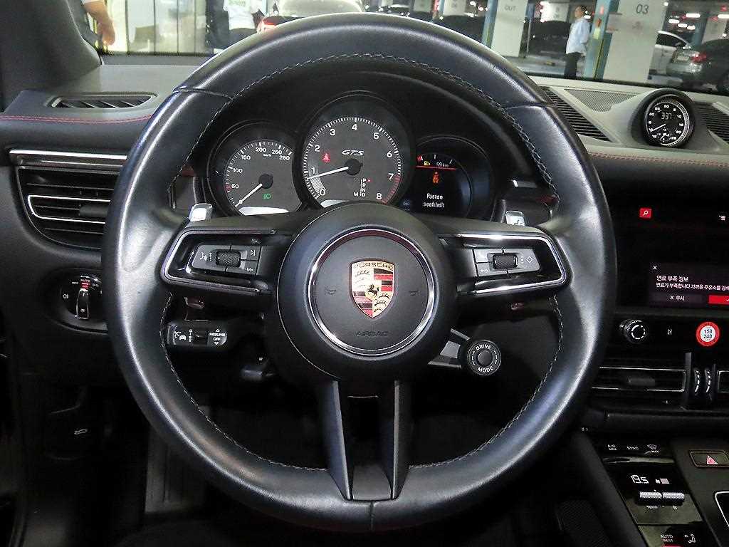 Porsche Macan - Vista 10