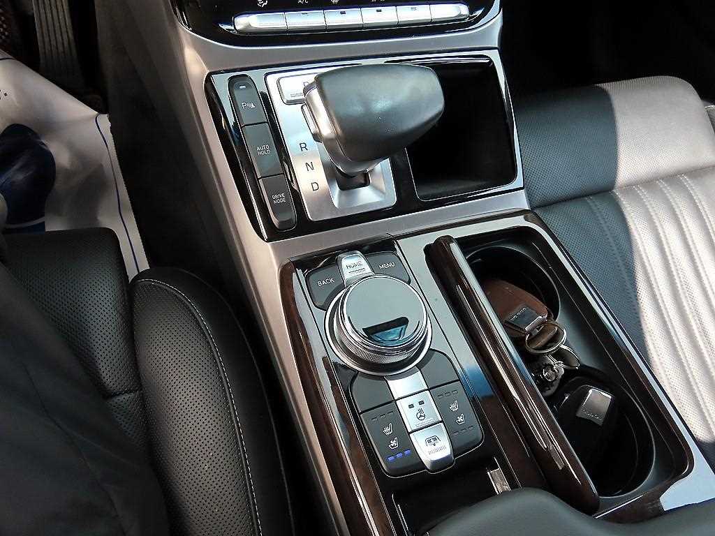 Genesis EQ900 - Vista 10