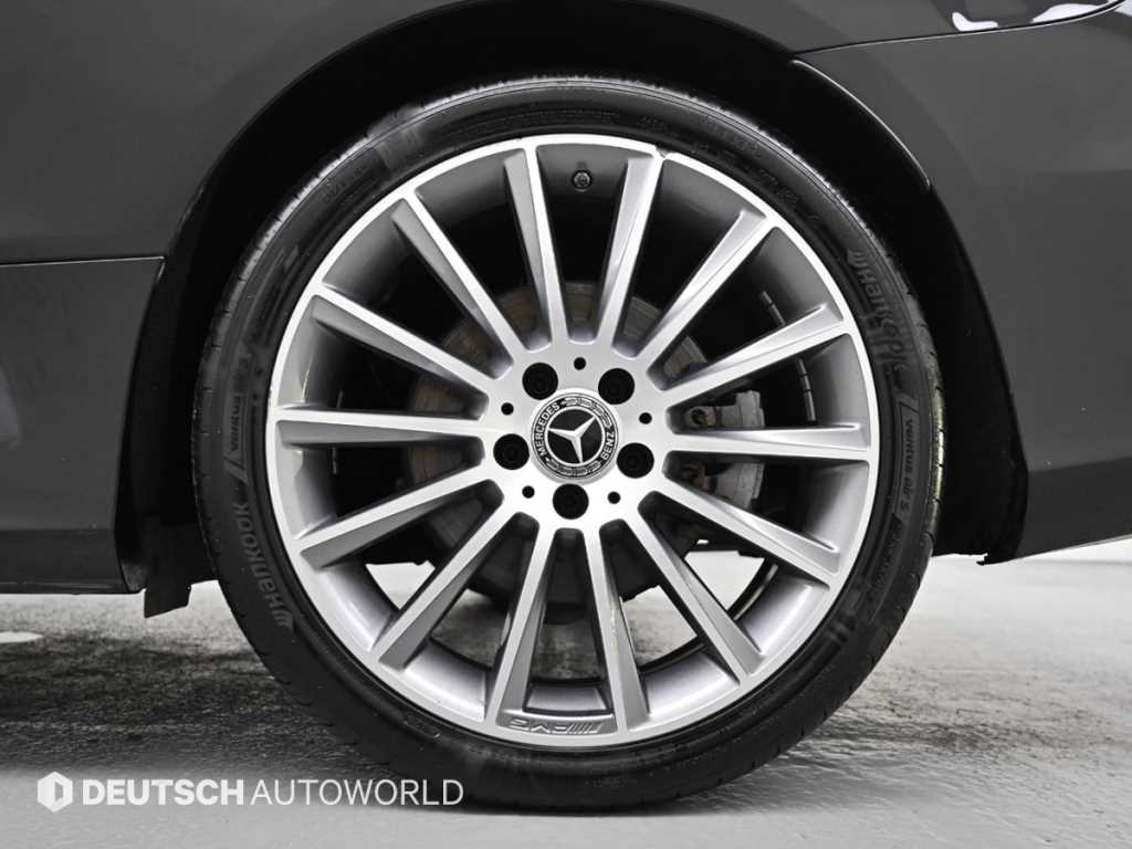 Mercedes Benz C Class - Vista 5