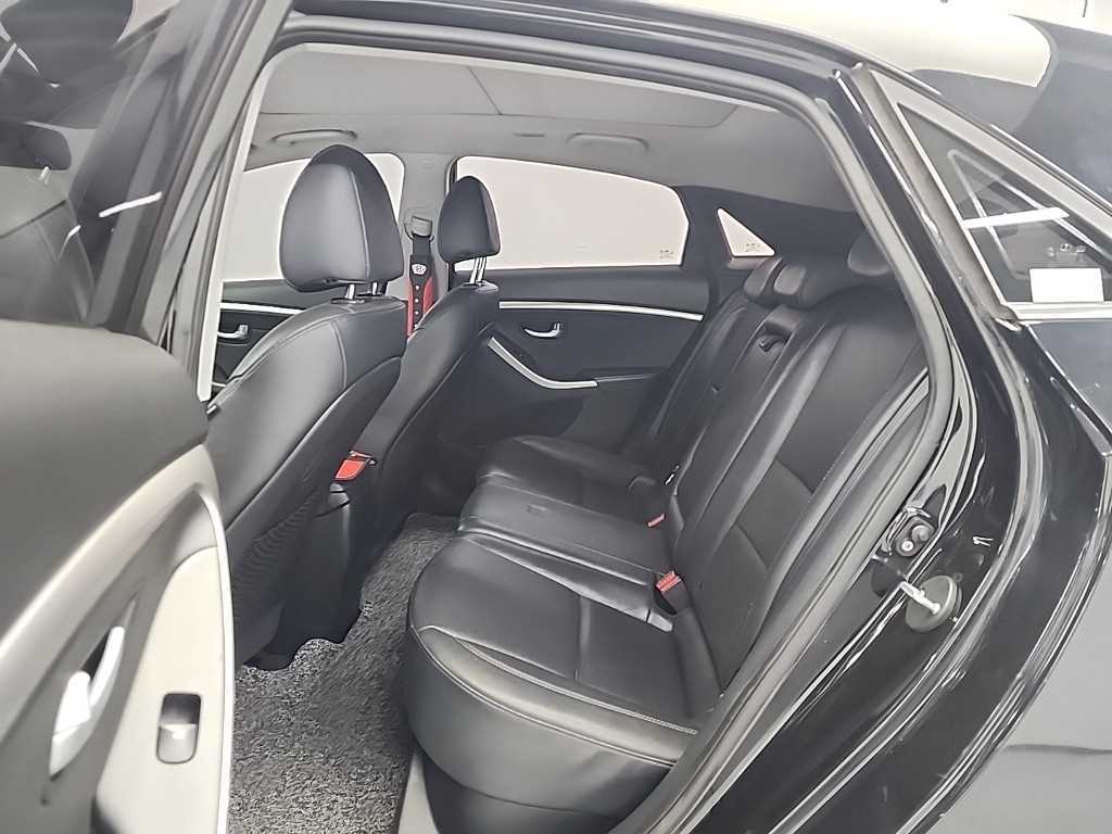 HYUNDAI i30 - Vista 12