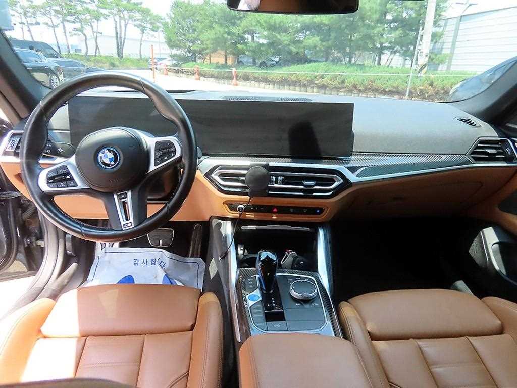 BMW i4 - Vista 8