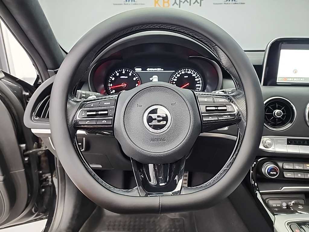 KIA Stinger - Vista 9