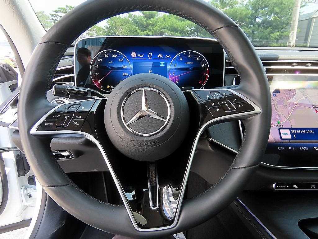 Mercedes Benz E class - Vista 9
