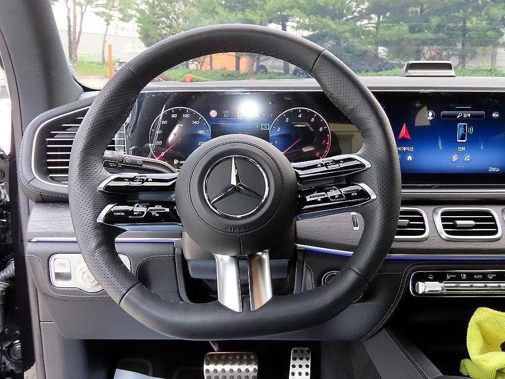 Mercedes Benz GLS Class - Vista 8