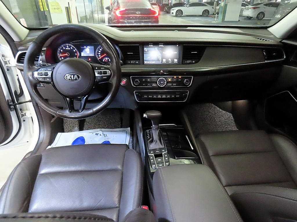 KIA K7 - Vista 10