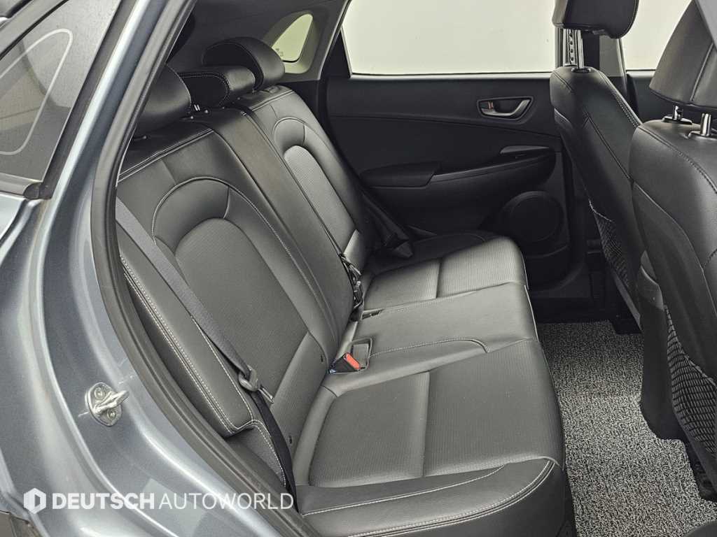 HYUNDAI Kona - Vista 12