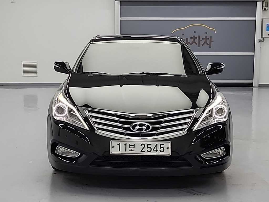 HYUNDAI Grandeur - Vista 2