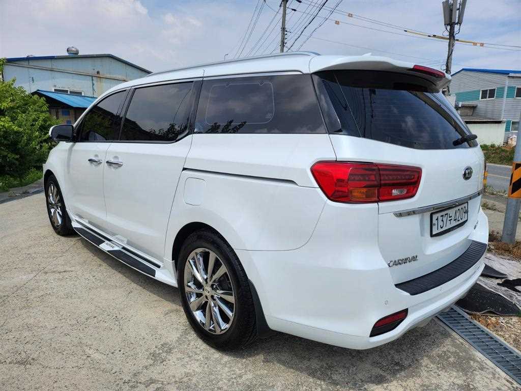 KIA Carnival - Vista 6