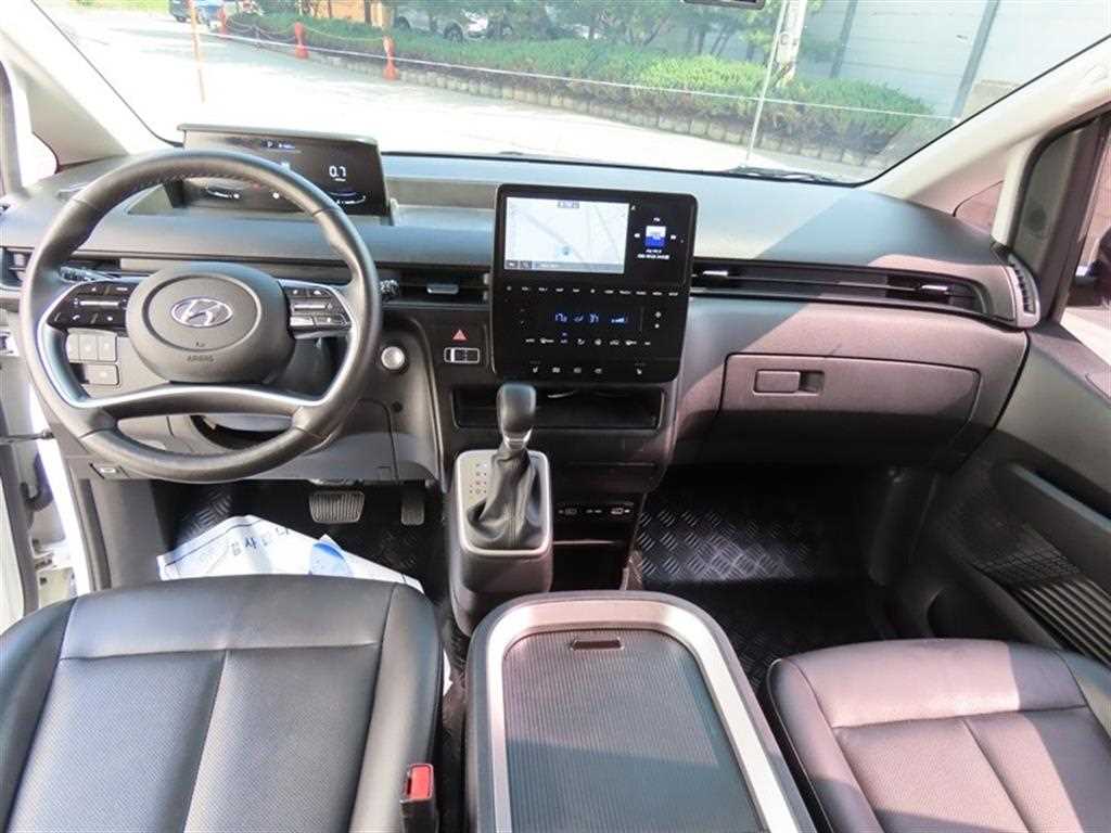 HYUNDAI Staria - Vista 9