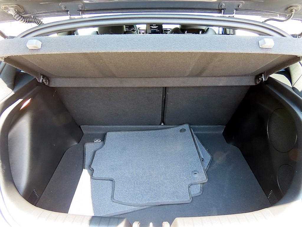 HYUNDAI Veloster 2022 Gris - Importación desde Corea - HF Imports Iquique - Foto 18