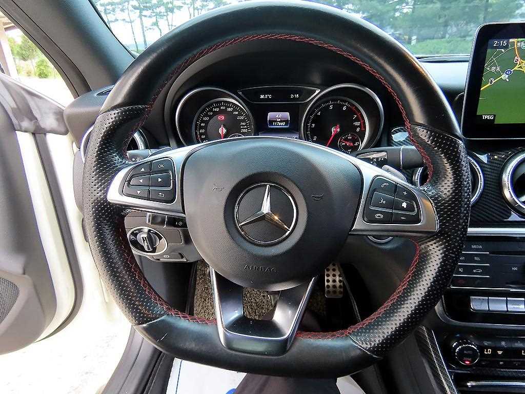 Mercedes Benz CLA Class - Vista 8