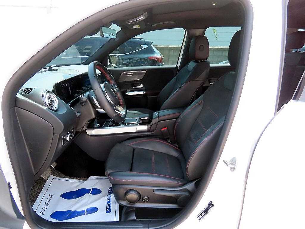 Mercedes Benz GLB Class - Vista 7