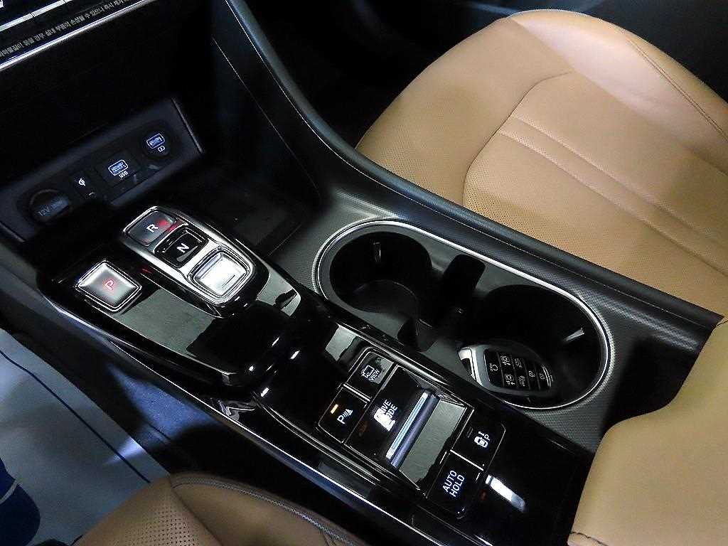 HYUNDAI Sonata - Vista 12