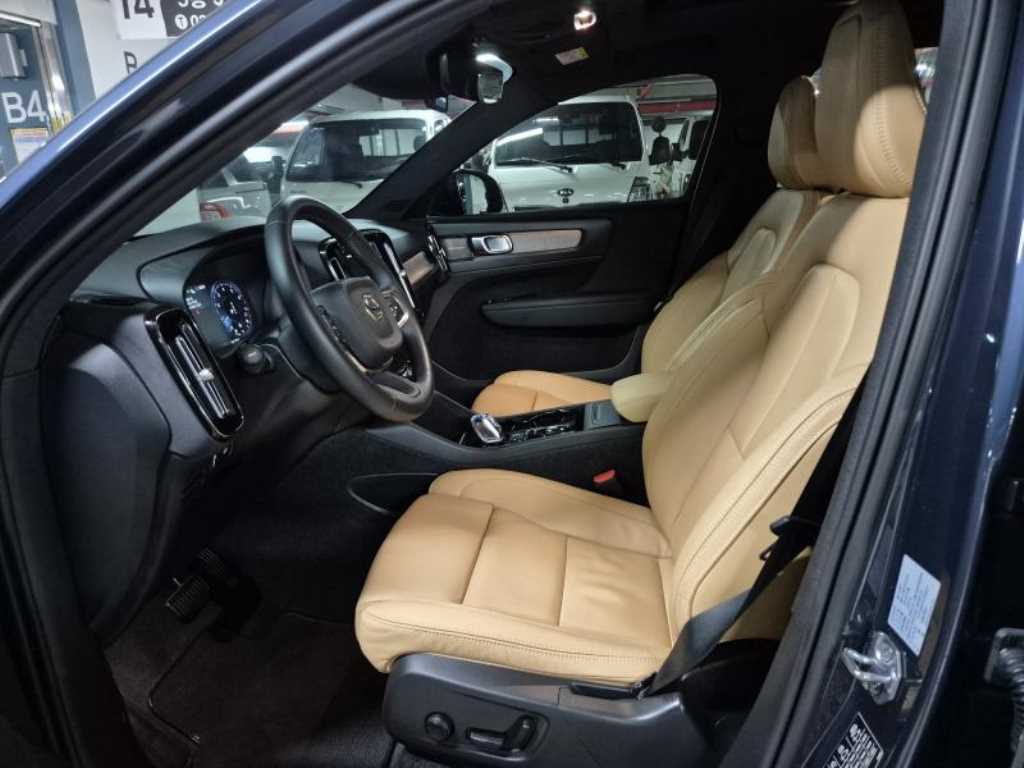 Volvo XC40 - Vista 10