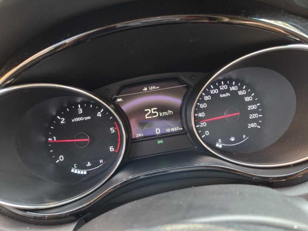KIA Carnival - Vista 4