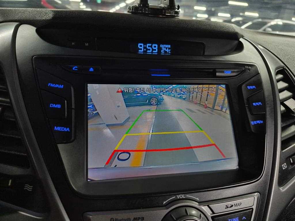 HYUNDAI Avante - Vista 11