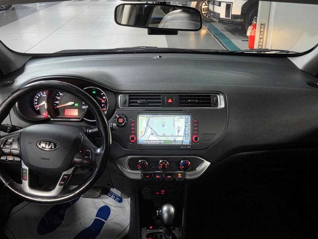 KIA Pride - Vista 7