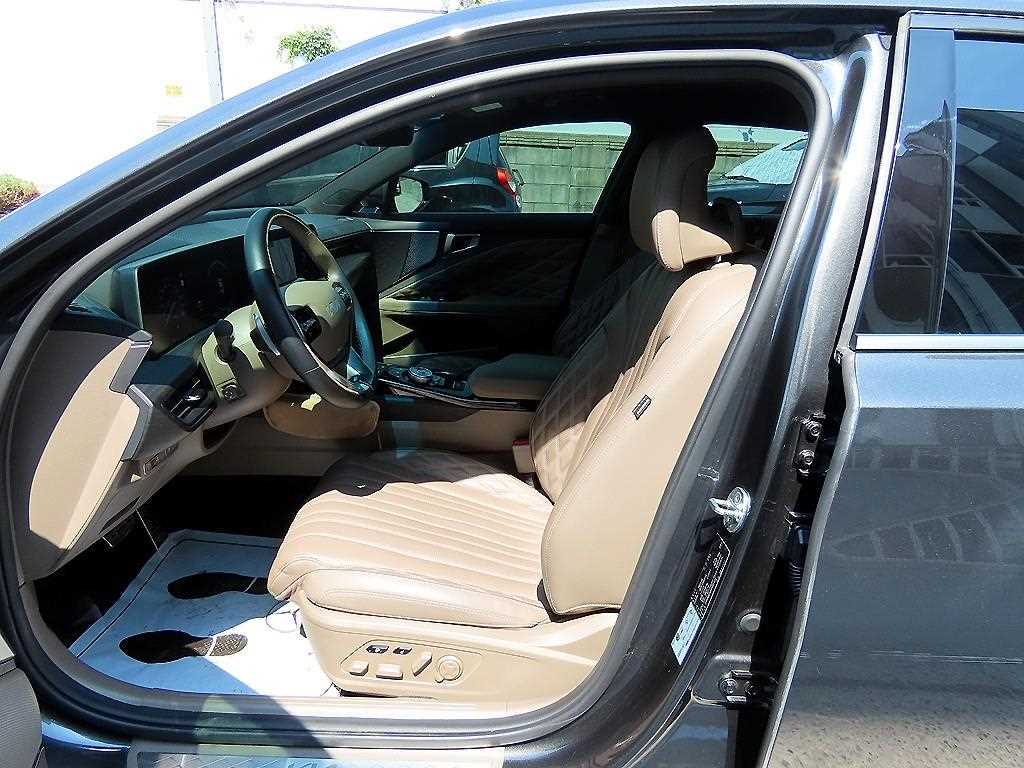 KIA K8 - Vista 7