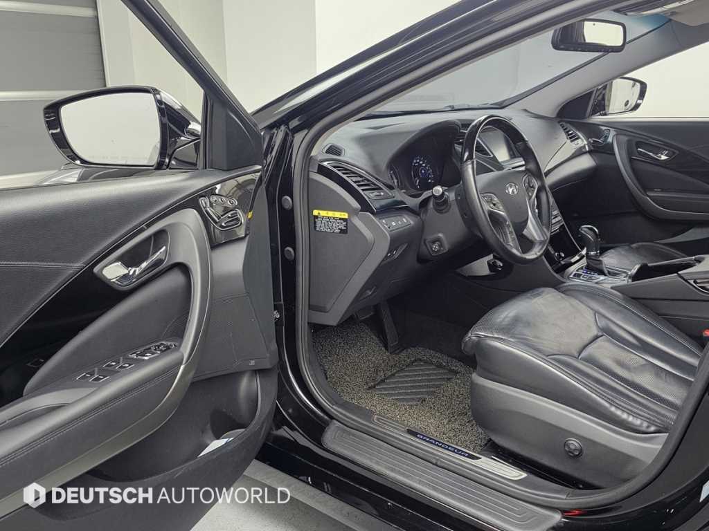 HYUNDAI Grandeur - Vista 11