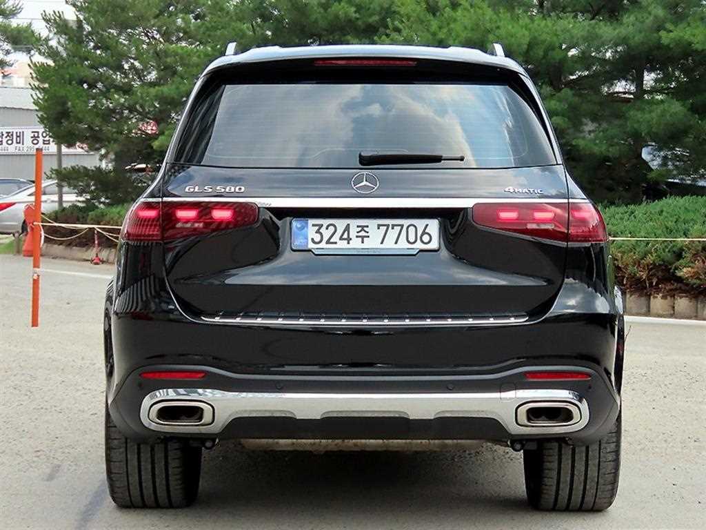 Mercedes Benz GLS Class - Vista 4