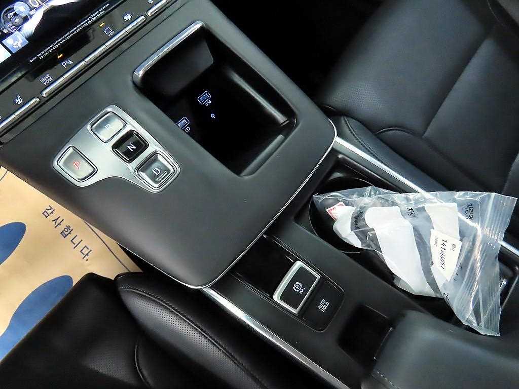 HYUNDAI Grandeur - Vista 10