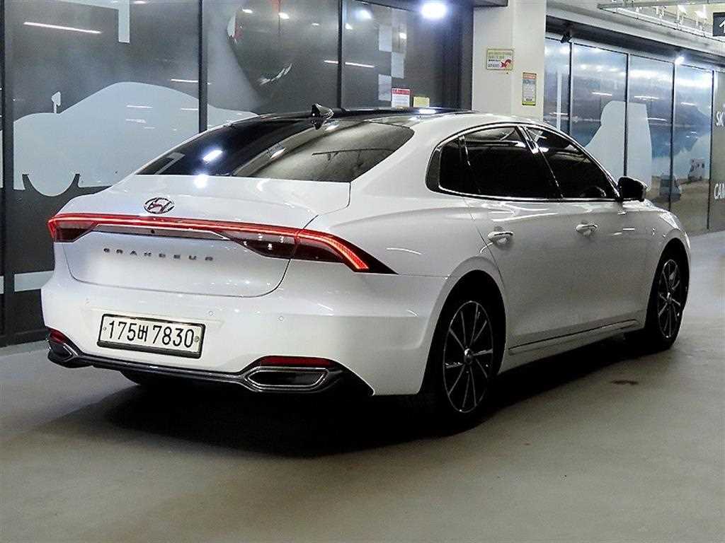 HYUNDAI Grandeur - Vista 4