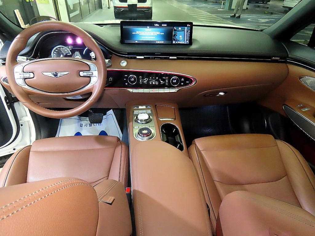 Genesis GV70 - Vista 10