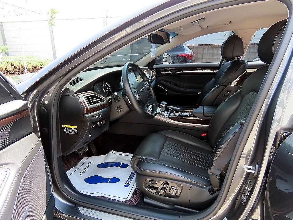 Genesis EQ900 - Vista 5